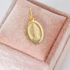 Real 10K Solid Yellow Gold Virgin Mary Pendant 1.5 grams Stamped 10K